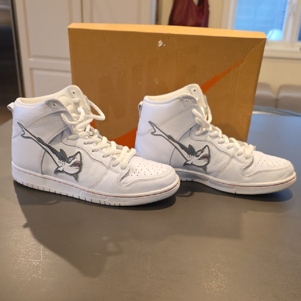Oski x Nike SB Dunk High 'Great White Shark' (style DC8908-105) M 10, W 11.5